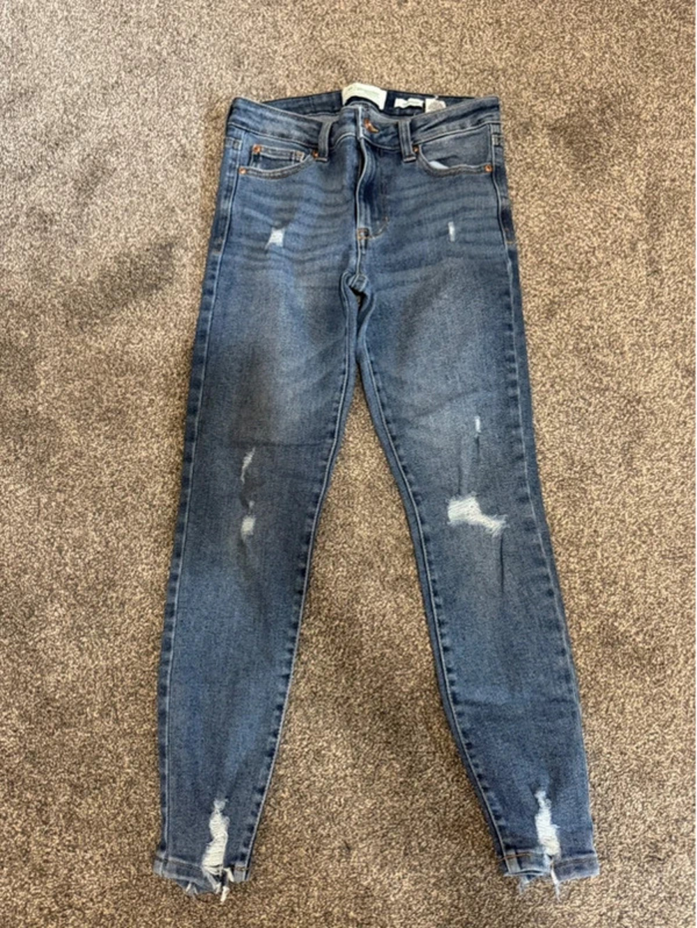Women’s RE Generation skinny distressed Jean size 5/27